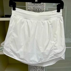 Lululemon Hotty Hot High-Rise Skirt, white, Size 6